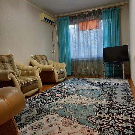 Flat with the sea view Apartman Aktau  Kültér fotó